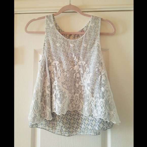 Mauve Tops - Mauve Crochet Lace Sleeveless Blouse Size Medium